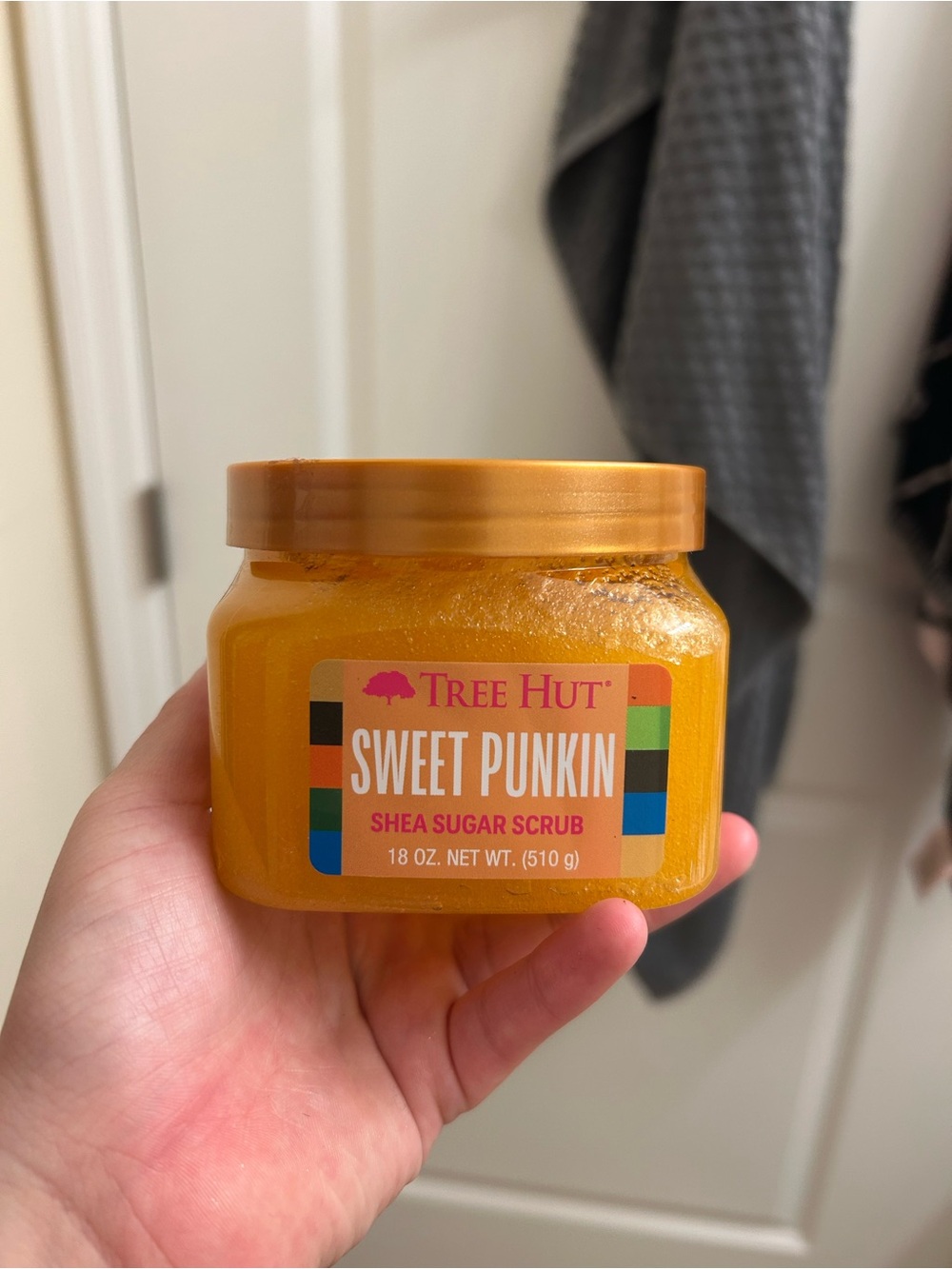 Tree Hut Sweet Punkin Shea Sugar Scrub — Bright Orange
